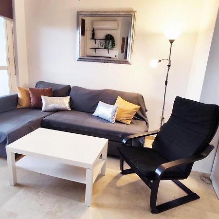 2Bdr Sunny Apartment With Pool And Private Parking In Benalmádena Eksteriør billede