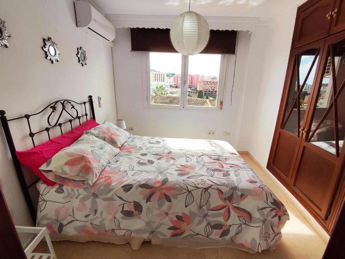 2Bdr Sunny Apartment With Pool And Private Parking In Benalmádena Eksteriør billede