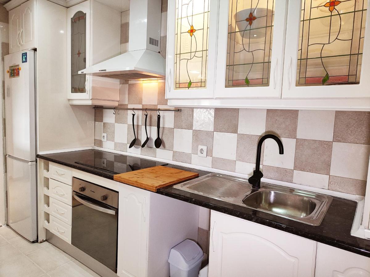 2Bdr Sunny Apartment With Pool And Private Parking In Benalmádena Eksteriør billede