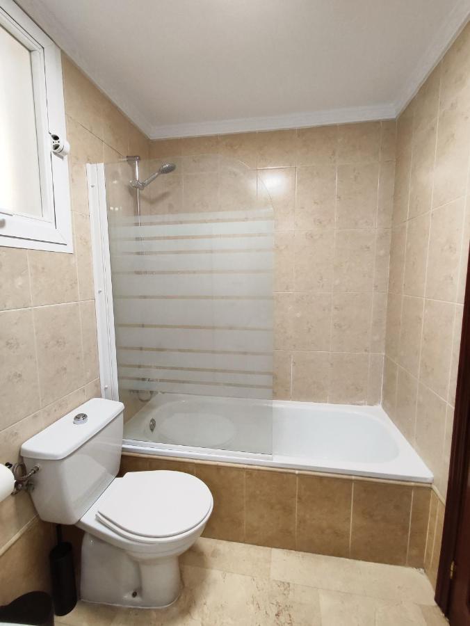 2Bdr Sunny Apartment With Pool And Private Parking In Benalmádena Eksteriør billede