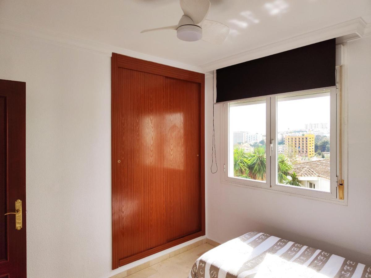 2Bdr Sunny Apartment With Pool And Private Parking In Benalmádena Eksteriør billede