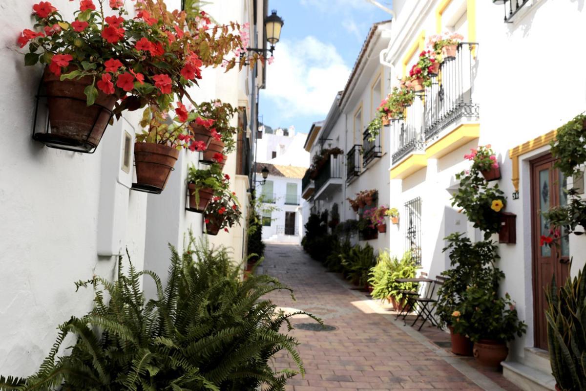 2Bdr Sunny Apartment With Pool And Private Parking In Benalmádena Eksteriør billede