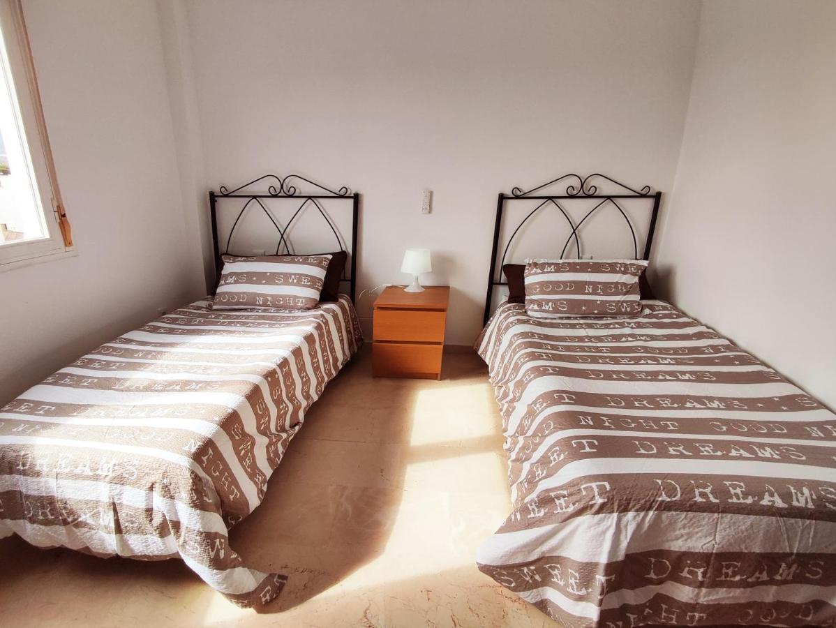 2Bdr Sunny Apartment With Pool And Private Parking In Benalmádena Eksteriør billede
