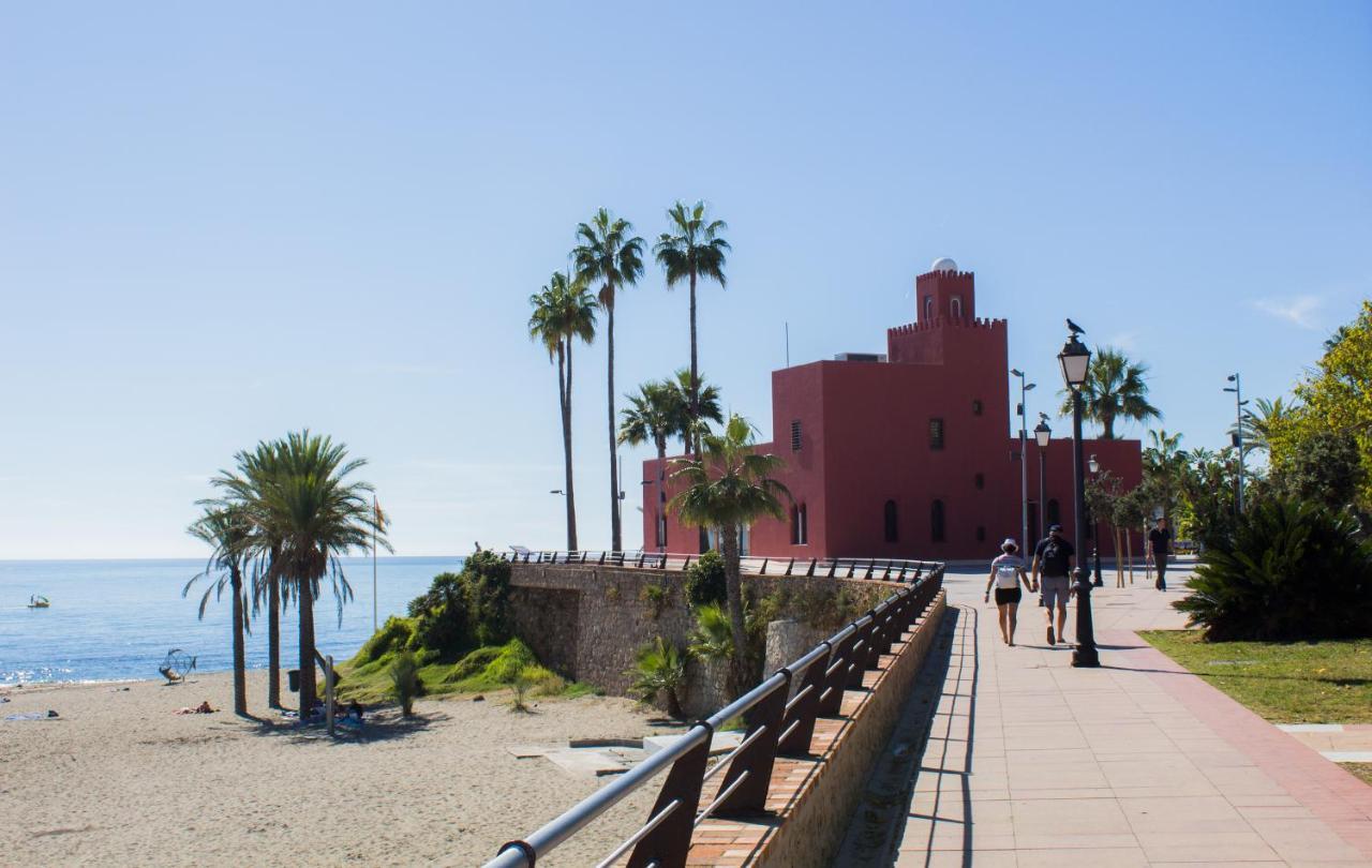 2Bdr Sunny Apartment With Pool And Private Parking In Benalmádena Eksteriør billede