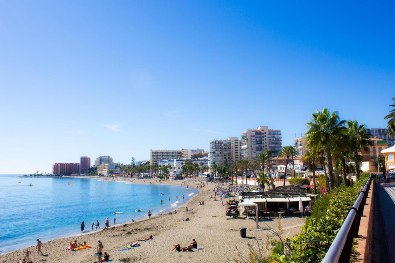 2Bdr Sunny Apartment With Pool And Private Parking In Benalmádena Eksteriør billede