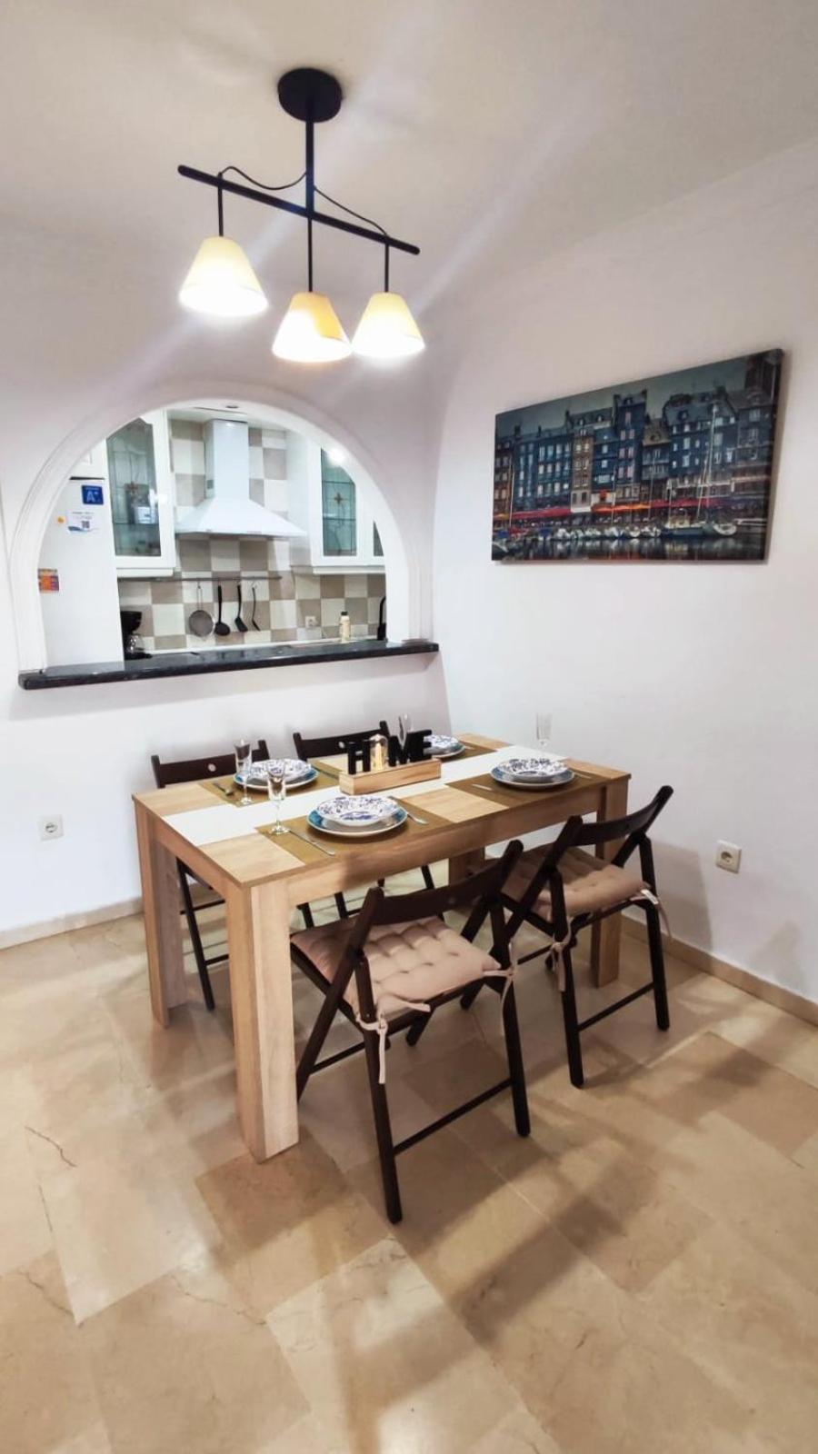 2Bdr Sunny Apartment With Pool And Private Parking In Benalmádena Eksteriør billede