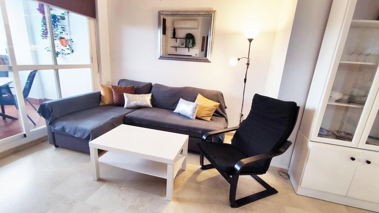 2Bdr Sunny Apartment With Pool And Private Parking In Benalmádena Eksteriør billede